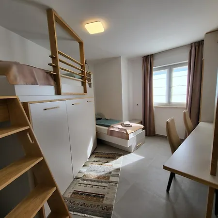 Arbamore 2br With Sea View And Balcony 아파트 리예카