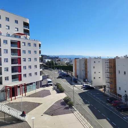 Arbamore 2br With Sea View And Balcony