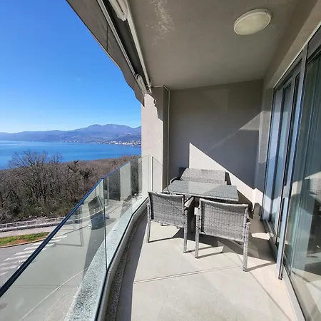 Arbamore 2br With Sea View And Balcony 아파트 리예카