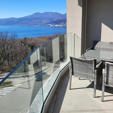 Arbamore 2br With Sea View And Balcony 아파트